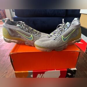 Nike AIR VAPORMAX 2021 FK Grey Size 10.5 Used